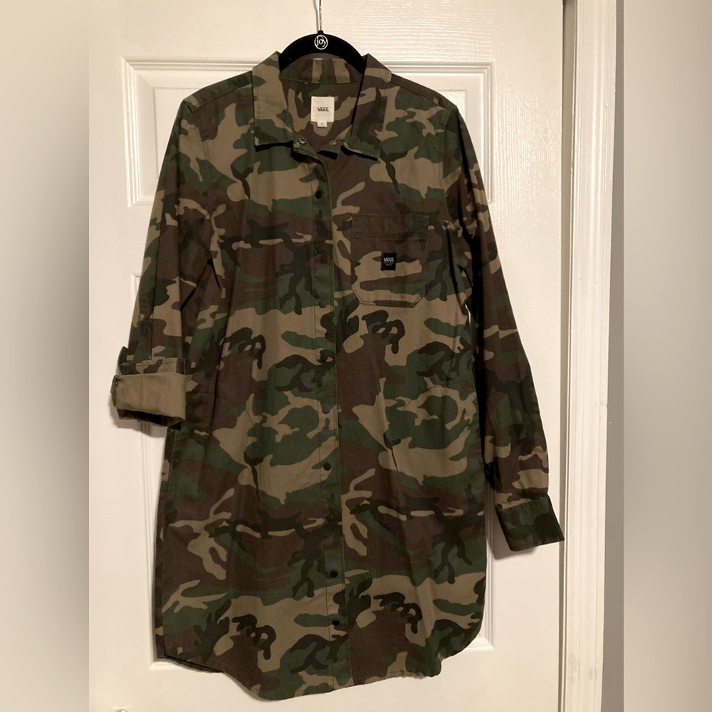 Vans camo snap front dress M
